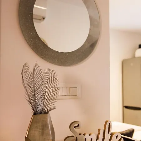 Miki - City Center With Large Balcony Apartment *