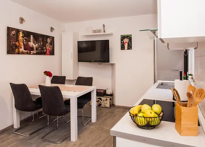 Miki - City Center With Large Balcony * Split