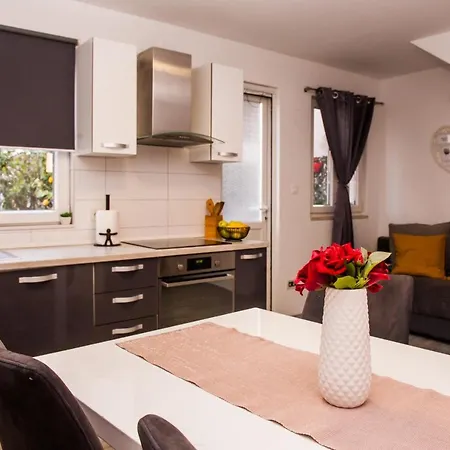 Apartment Miki - City Center With Large Balcony Split