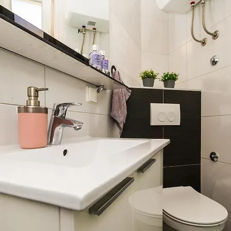 Miki - City Center With Large Balcony * Spalato